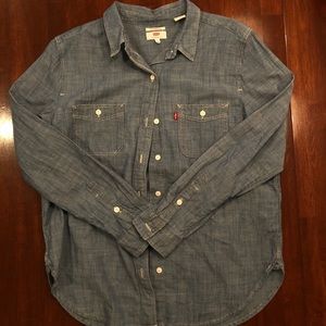 Levi’s denim Boyfriend fit button down